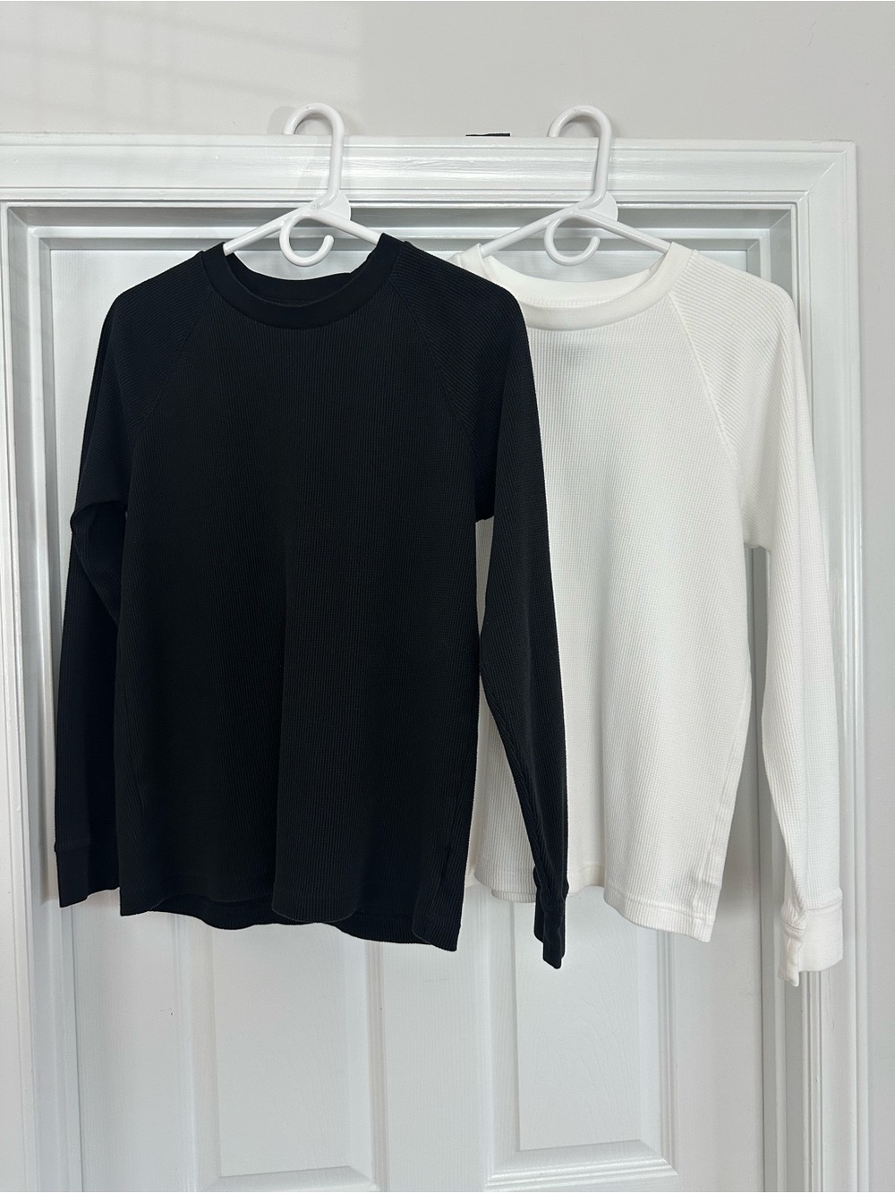 GAP Men’s XS Waffle Knit Long Sleeve Shirts Relaxed Fit Crewneck— 2 PACK
